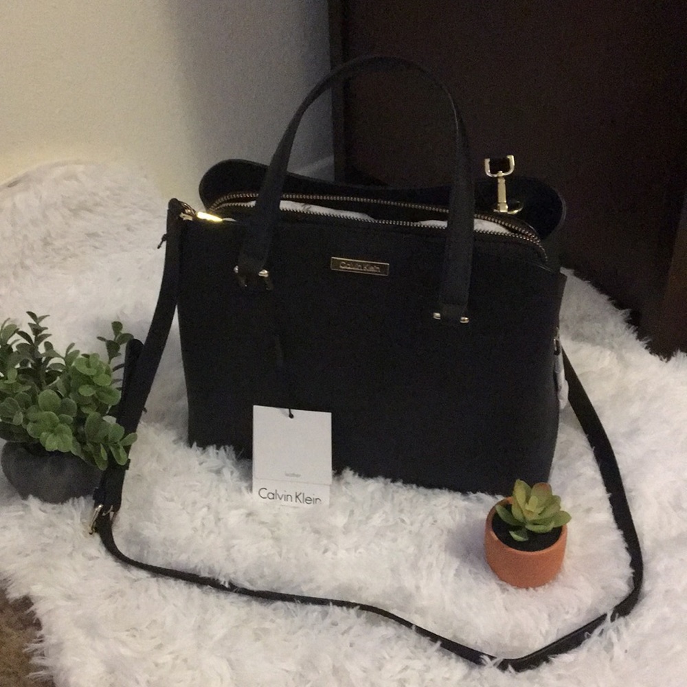 NWT Calvin Klein leather purse